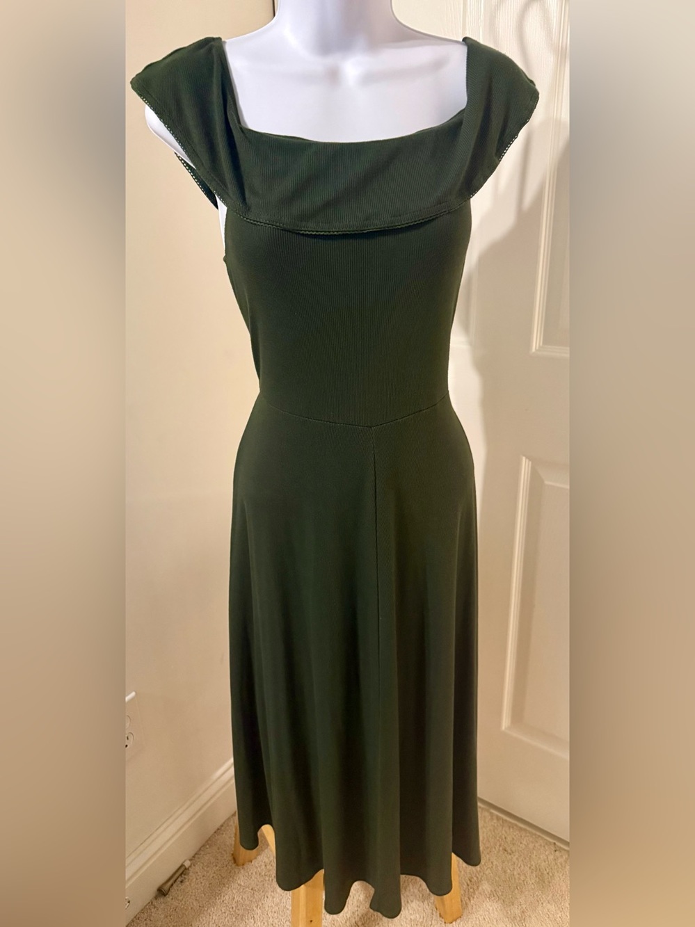 Who What Wear-Olive Green Off Shoulder Midi Dress- Size Medium- Great Fall Dress